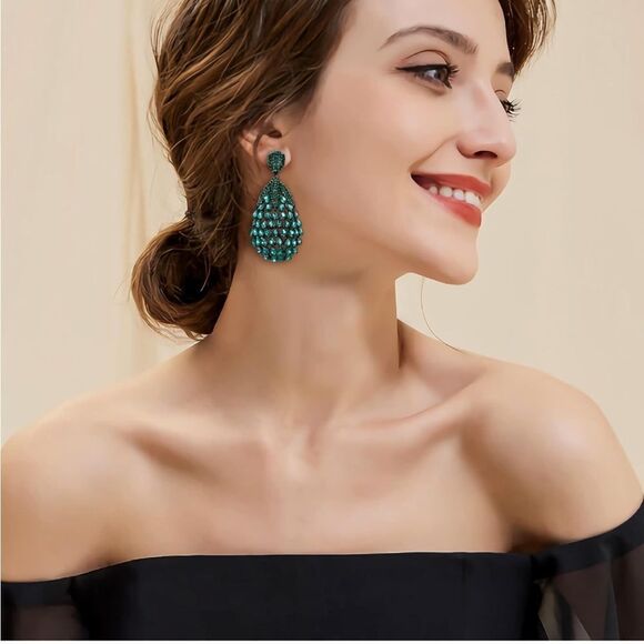 Carbon Black with Emerald Austrian Crystal Teardrop Chandelier Post Earrings - Picture 4 of 5